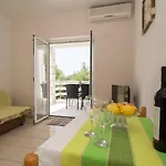 Vita Apartments アパート Žrnovo