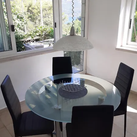 Vita Apartments * Zrnovo