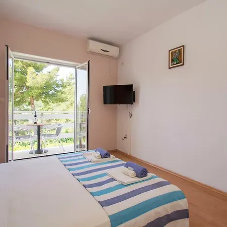 Vita Apartments * Zrnovo